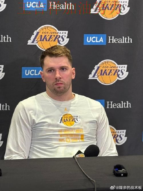 WTA巡回赛焦点战回顾:东契奇表现抢眼 引发球迷持续关注 WTA巡回赛焦点战回顾:东契奇表现抢眼 引发球迷持续关注